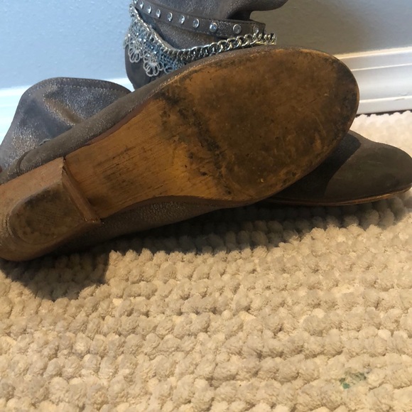 Booties - Picture 4 of 4